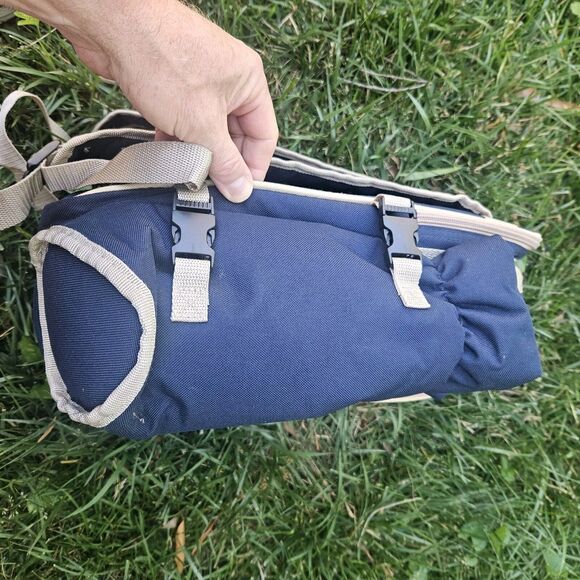 Picnic Backpack 4 Person Set Pack Insulated Waterproof Bag Family Camping - Picture 3 of 15